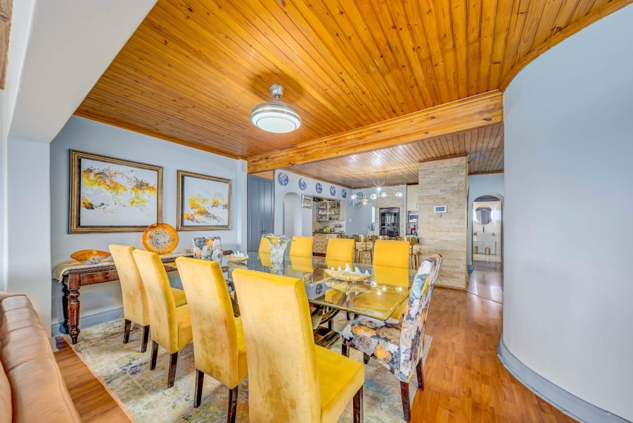 5 Bedroom Property for Sale in Beacon Bay Eastern Cape